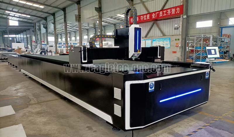 new fiber laser cutting machine with exchange table for sale